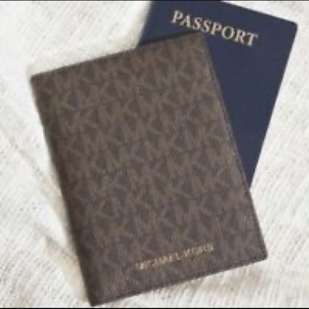 Michael Kors Bedford Travel Passport Wallet